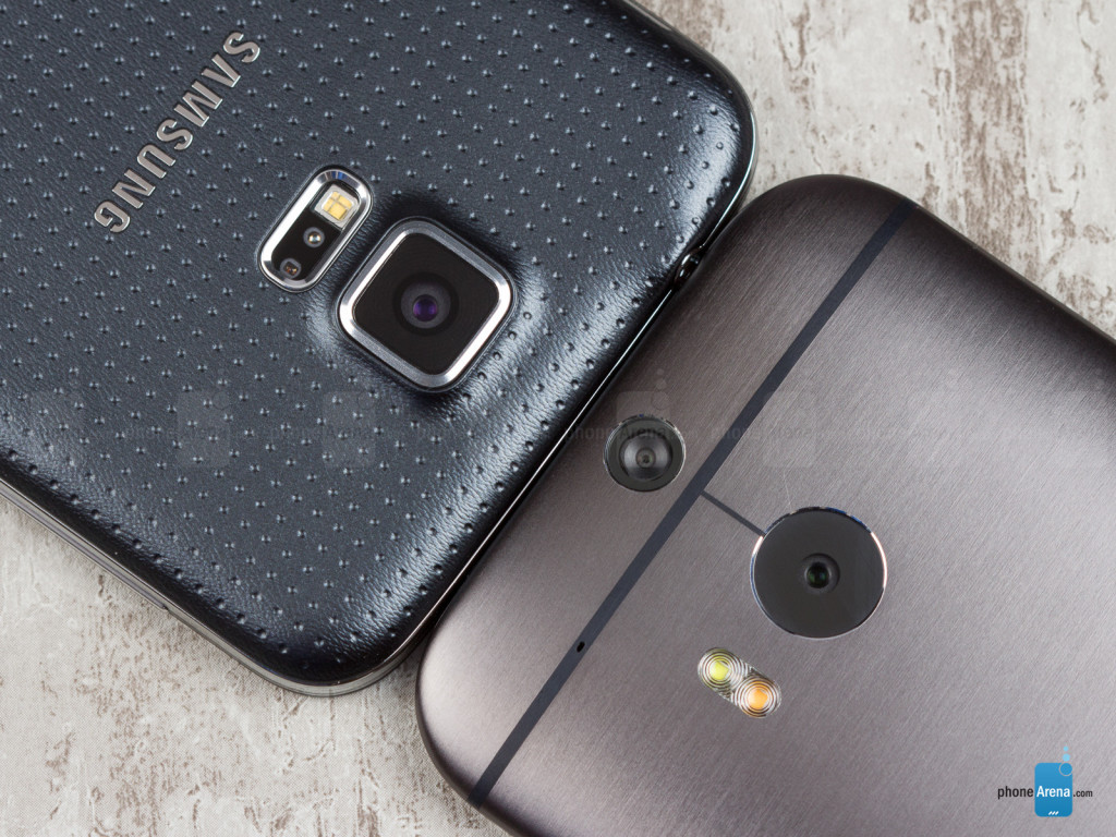 Samsung-Galaxy-S5-vs-HTC-One-M8-03